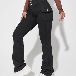 Size Large8/10 perfect if you are 5’0-5’5 flare leg jeans (new but no tags)